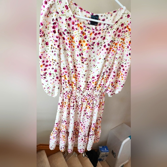 Dress - Picture 1 of 3